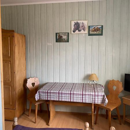 Osrodek Jezdziecki Bronkow B&B 외부 사진