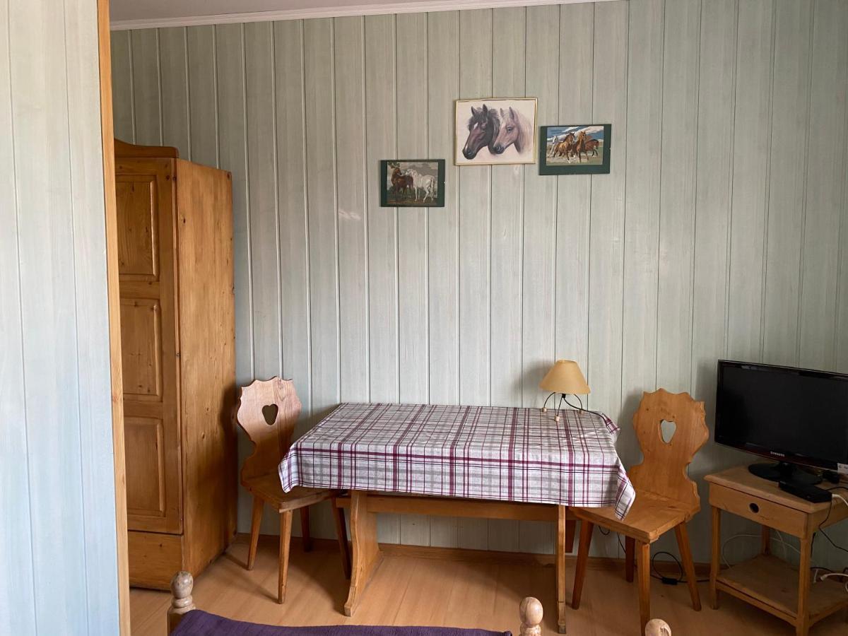 Osrodek Jezdziecki Bronkow B&B 외부 사진